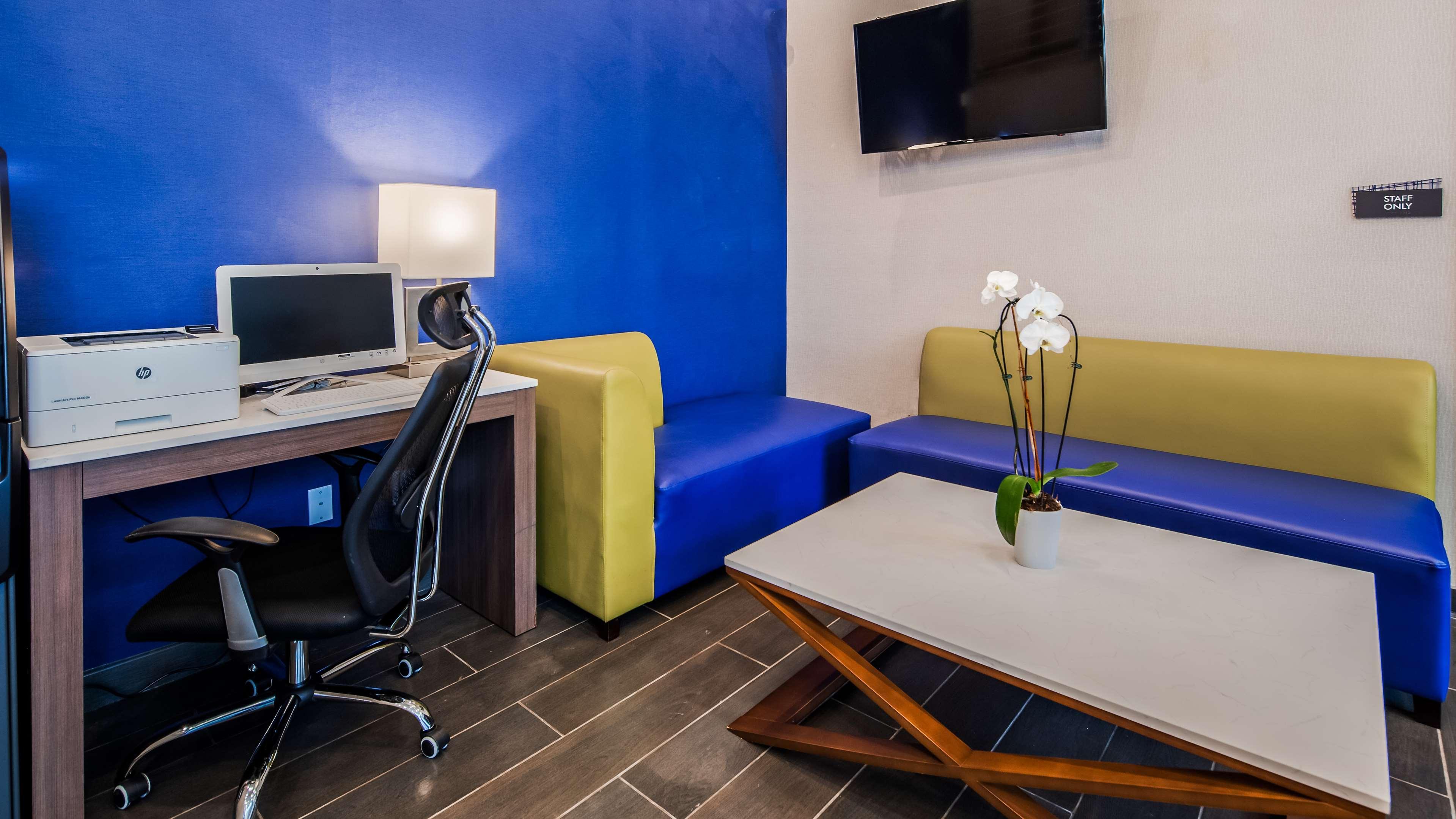 Best Western Plus Stadium Inn New York Ngoại thất bức ảnh